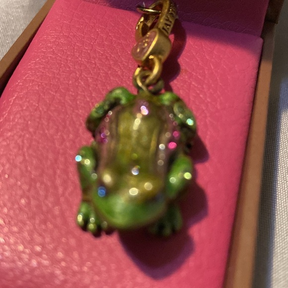 Vintage Frog Pendant - Picture 3 of 5